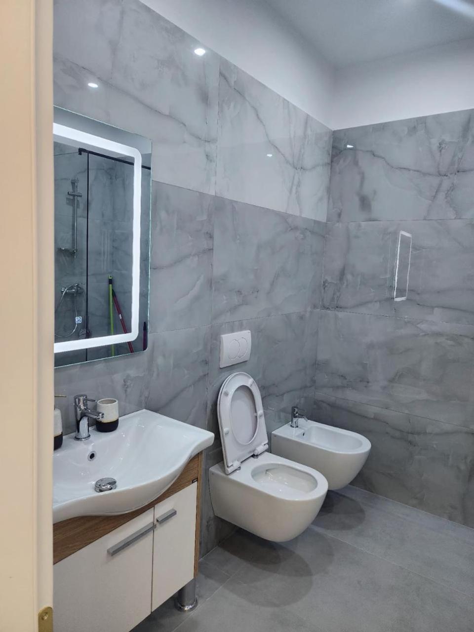N Luxury Appartamento Vlorë